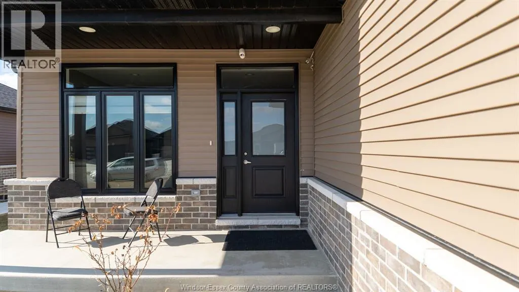 224 MOONSTONE CRESCENT