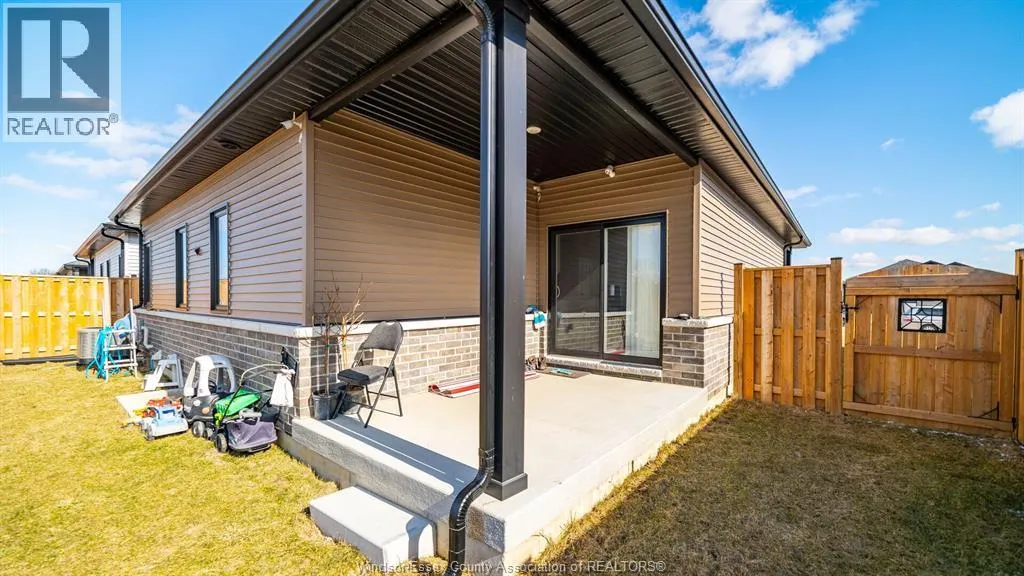 224 MOONSTONE CRESCENT