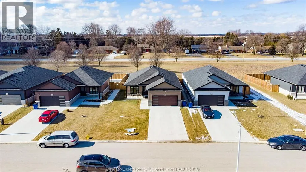 224 MOONSTONE CRESCENT