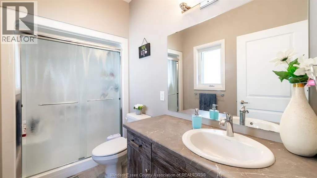 224 MOONSTONE CRESCENT