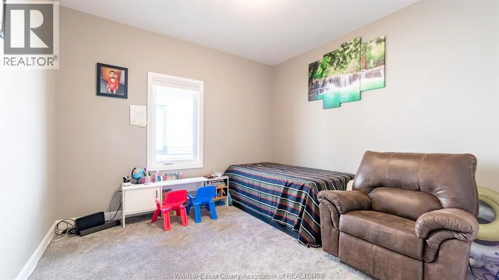 224 MOONSTONE CRESCENT