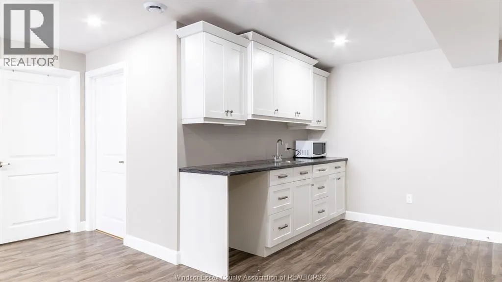 224 MOONSTONE CRESCENT