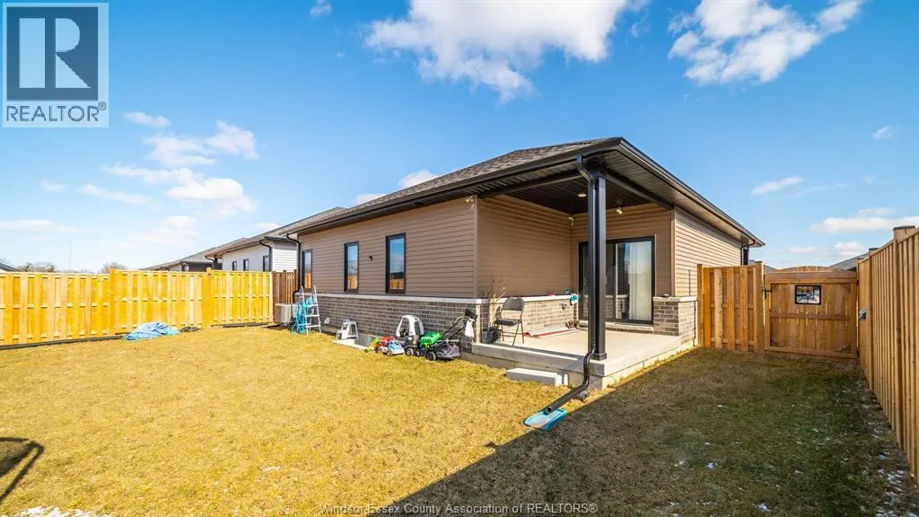 224 MOONSTONE CRESCENT