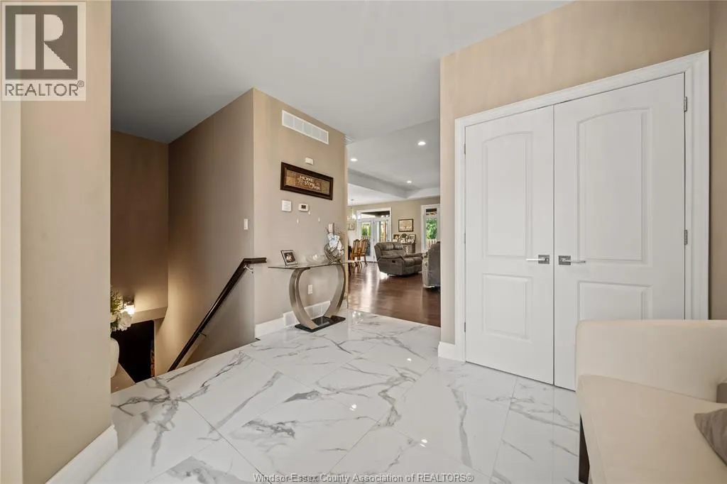 24 PEACHTREE LANE