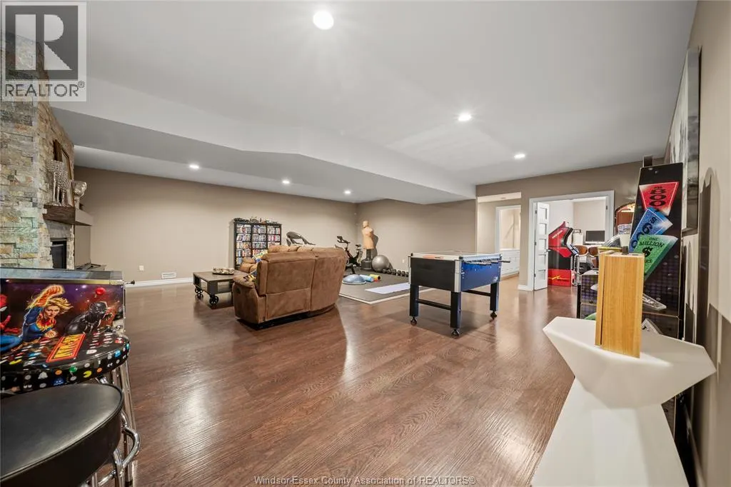 24 PEACHTREE LANE