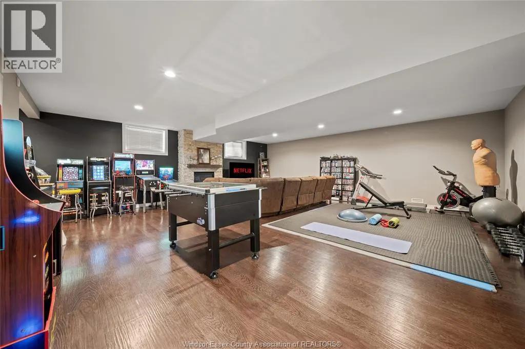 24 PEACHTREE LANE