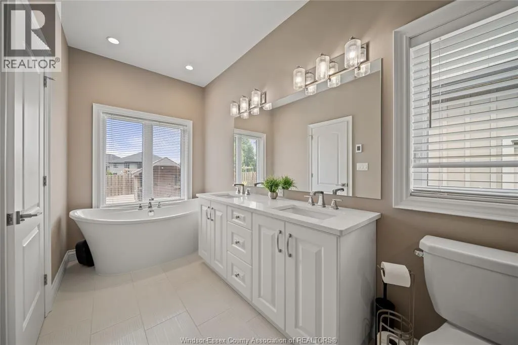 24 PEACHTREE LANE