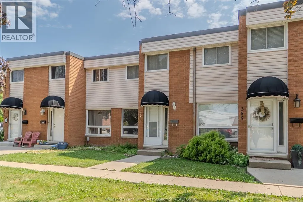 353 Victoria STREET South