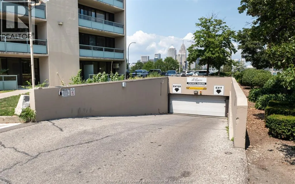 111 RIVERSIDE DRIVE East Unit# 508