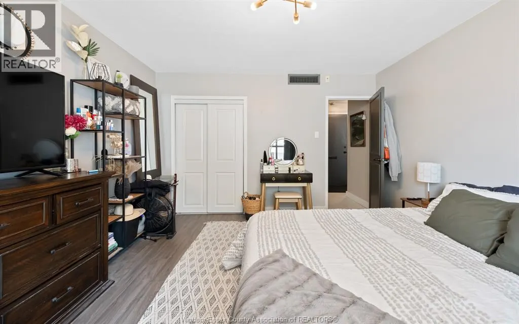 111 RIVERSIDE DRIVE East Unit# 508