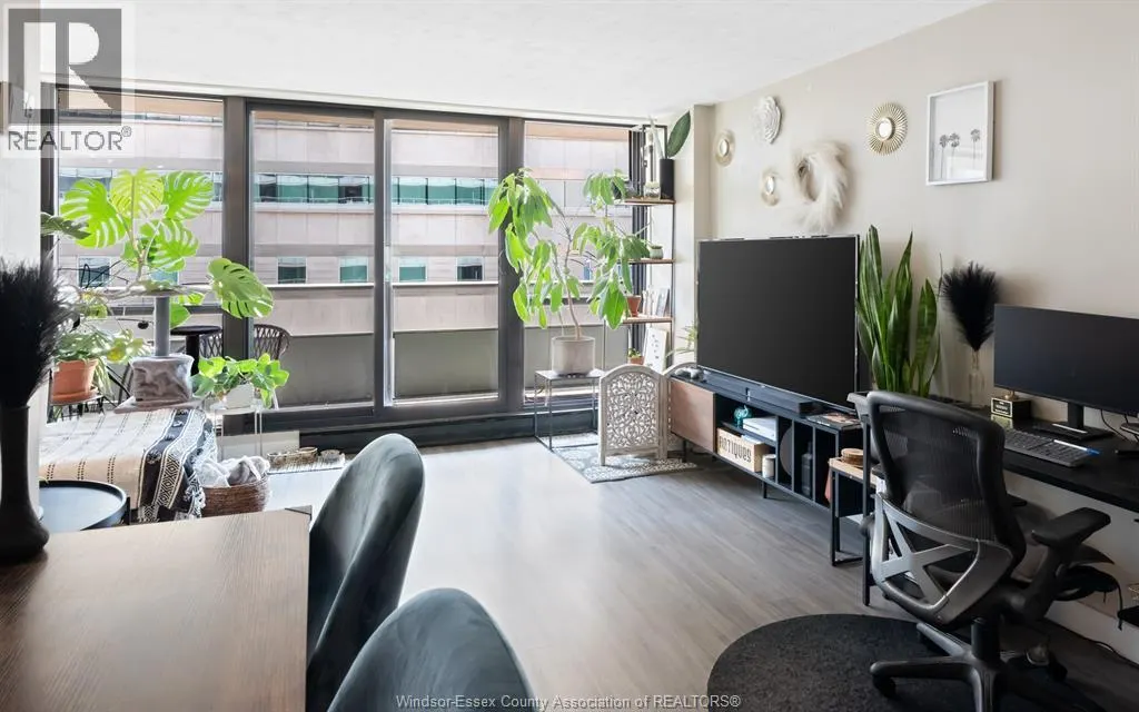 111 RIVERSIDE DRIVE East Unit# 508