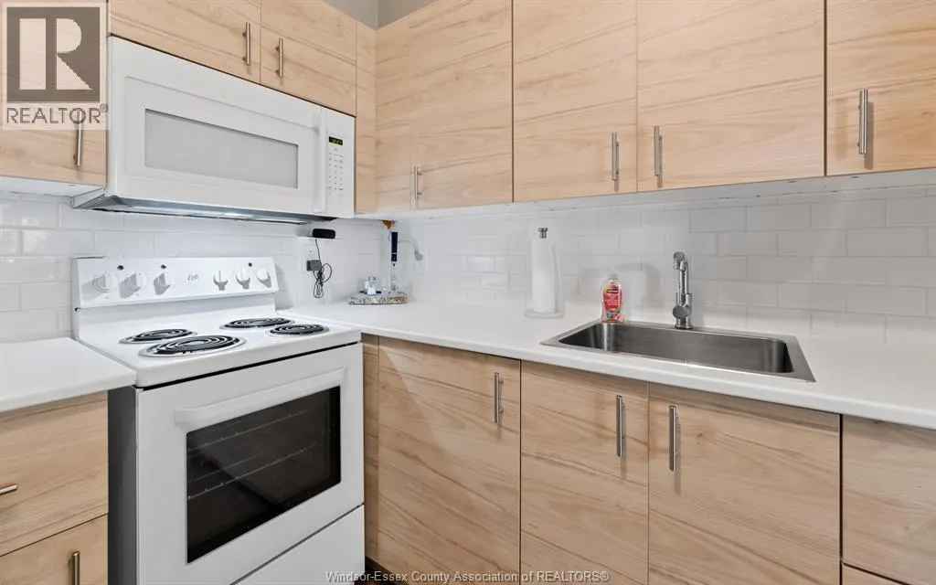 111 RIVERSIDE DRIVE East Unit# 508