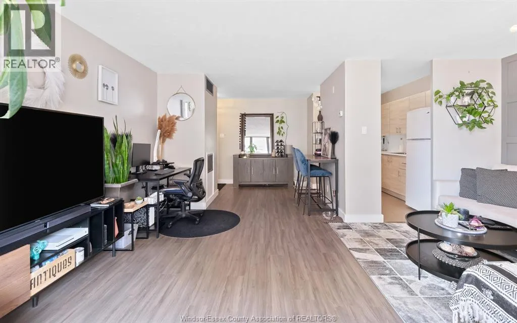 111 RIVERSIDE DRIVE East Unit# 508