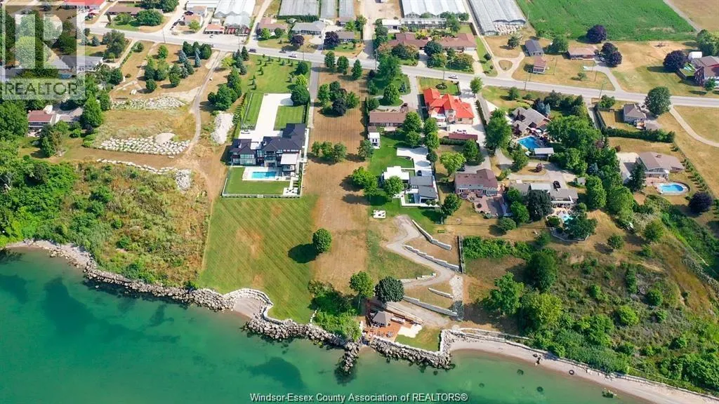 366 SEACLIFF DRIVE West