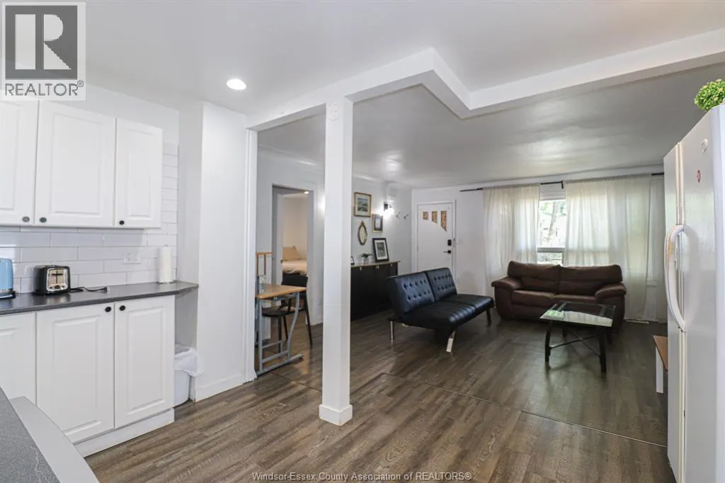 3504 BARRYMORE