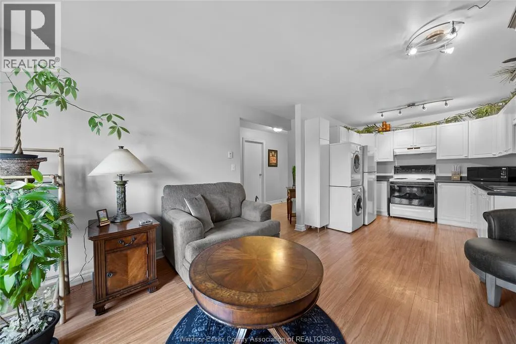 44 ROBSON Unit# 315