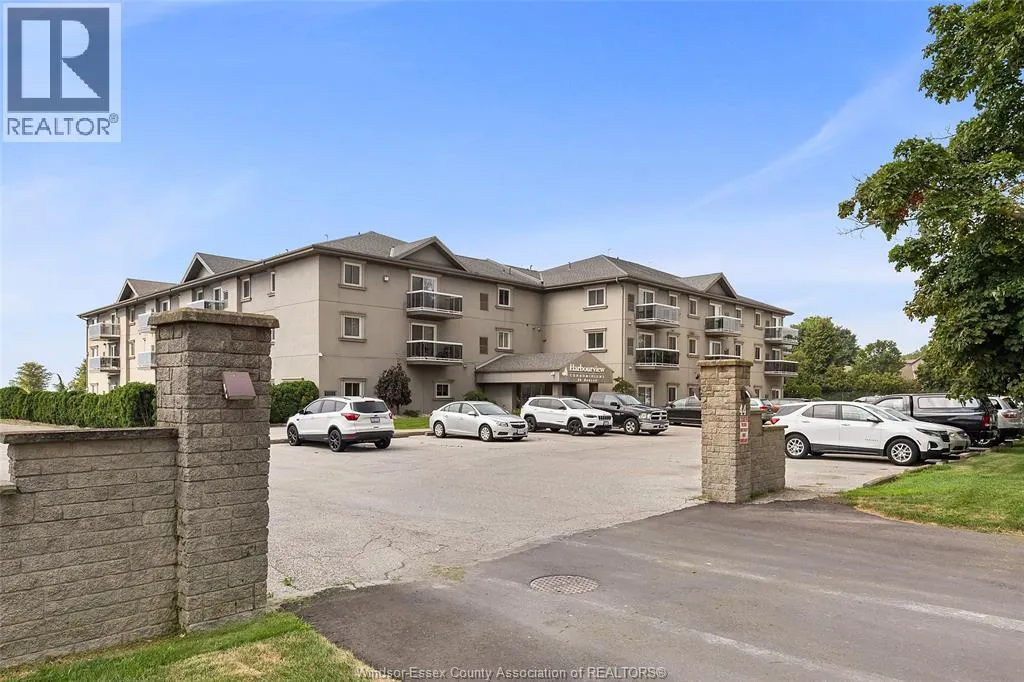 44 ROBSON Unit# 315