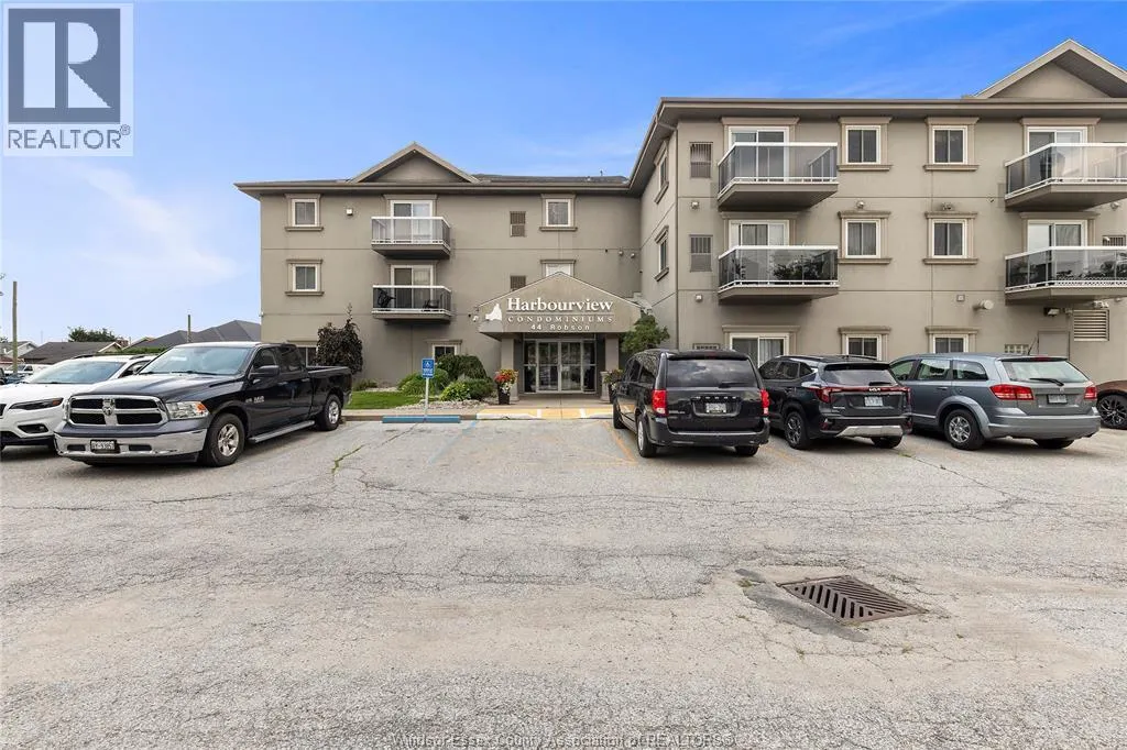 44 ROBSON Unit# 315