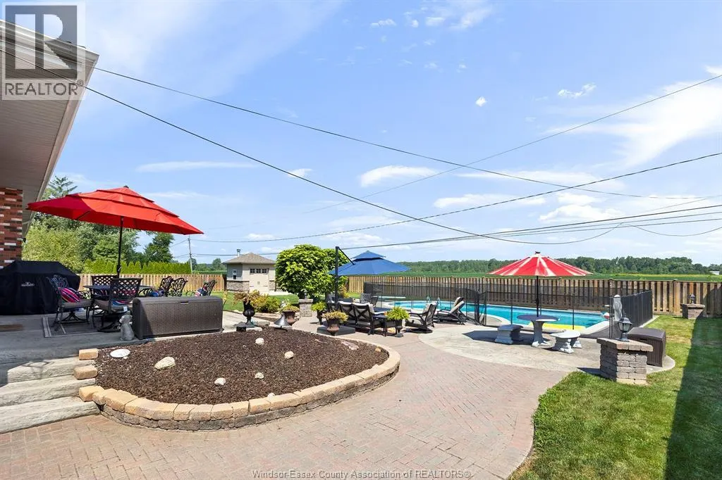 1690 GOLFVIEW DRIVE