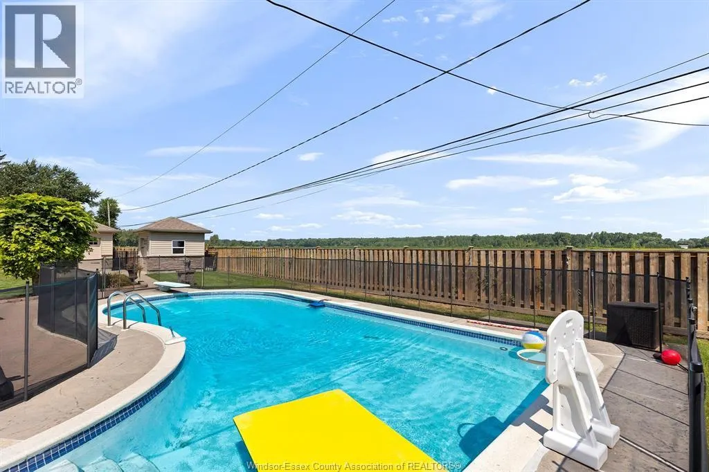 1690 GOLFVIEW DRIVE