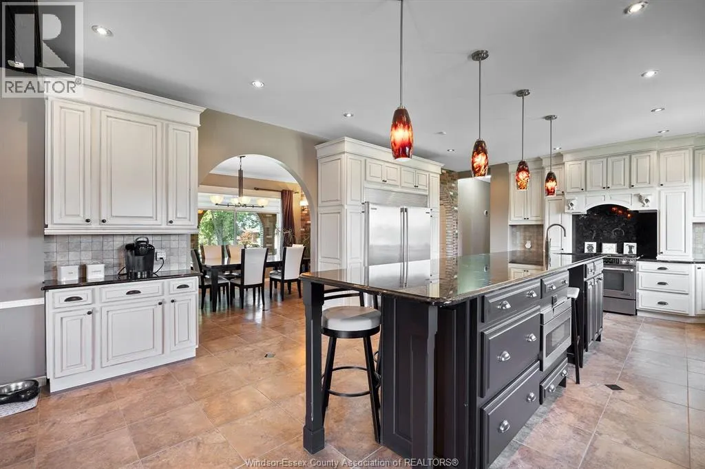 1690 GOLFVIEW DRIVE