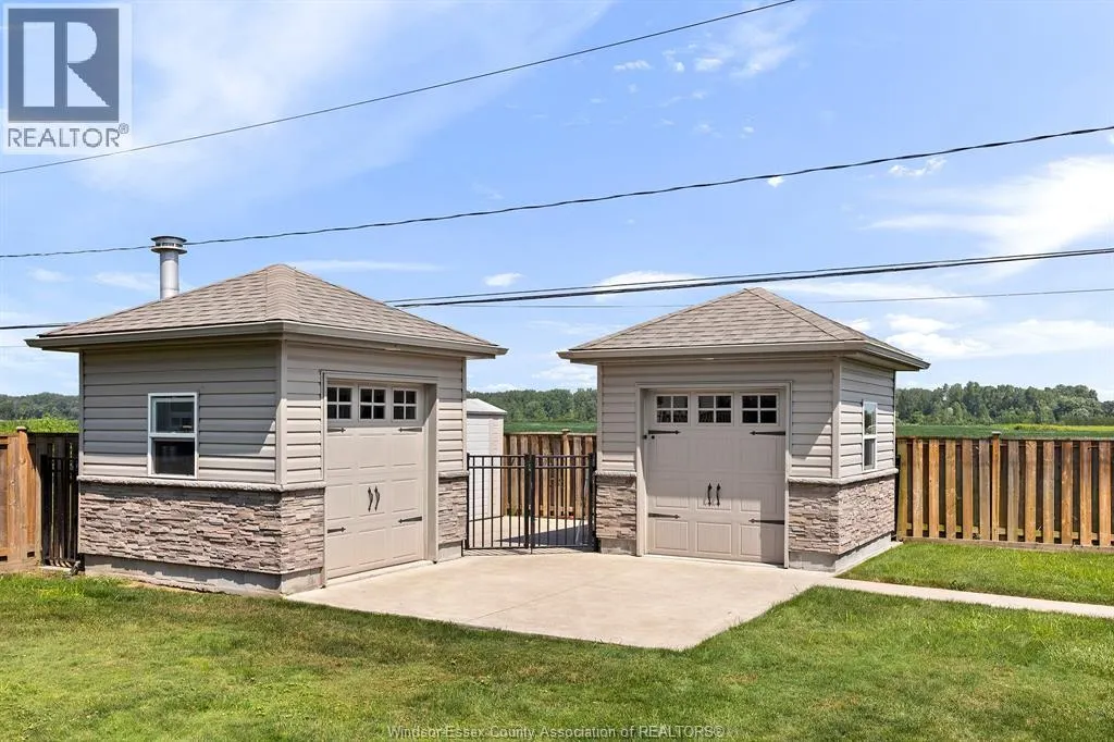 1690 GOLFVIEW DRIVE