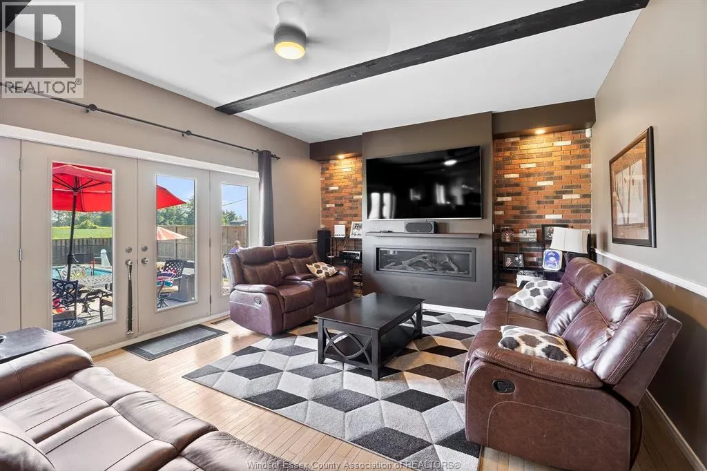 1690 GOLFVIEW DRIVE