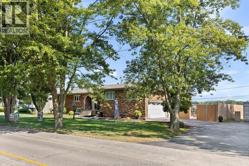 1690 GOLFVIEW DRIVE