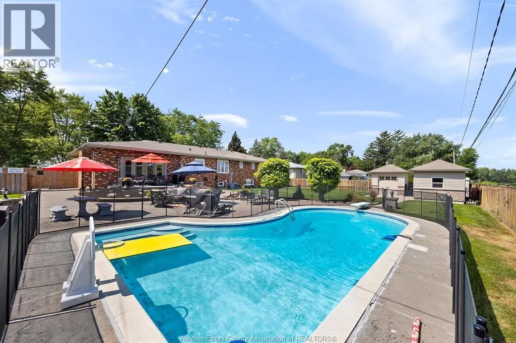 1690 GOLFVIEW DRIVE