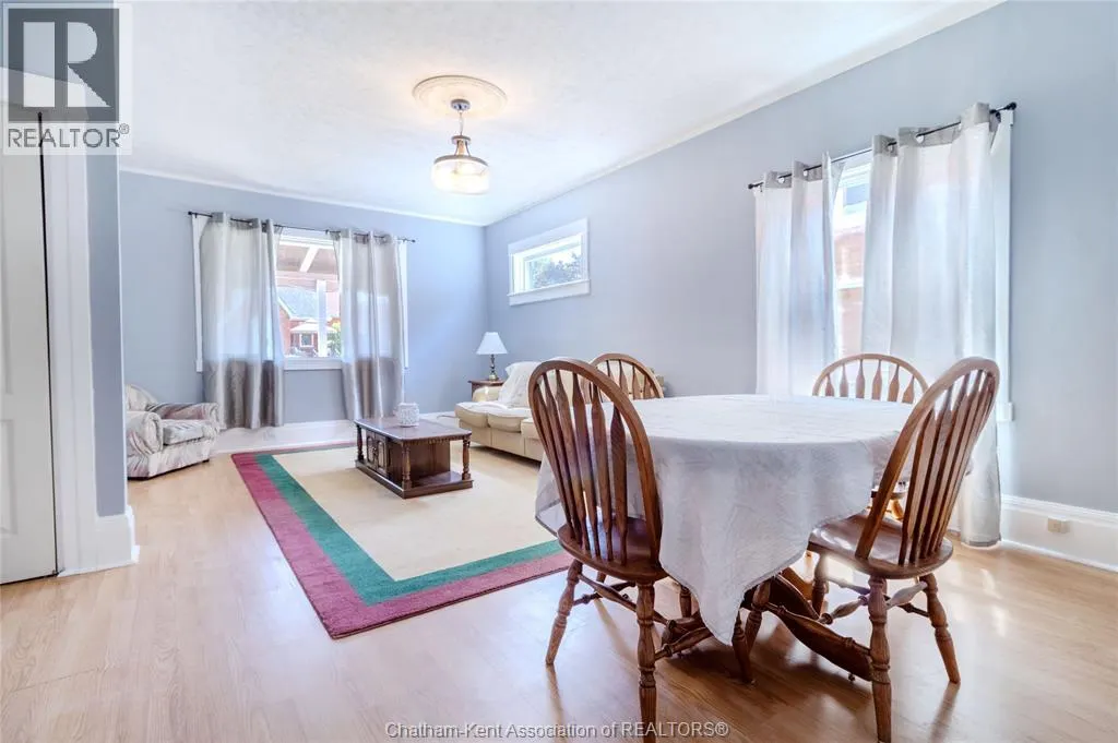 10 DELAWARE AVENUE
