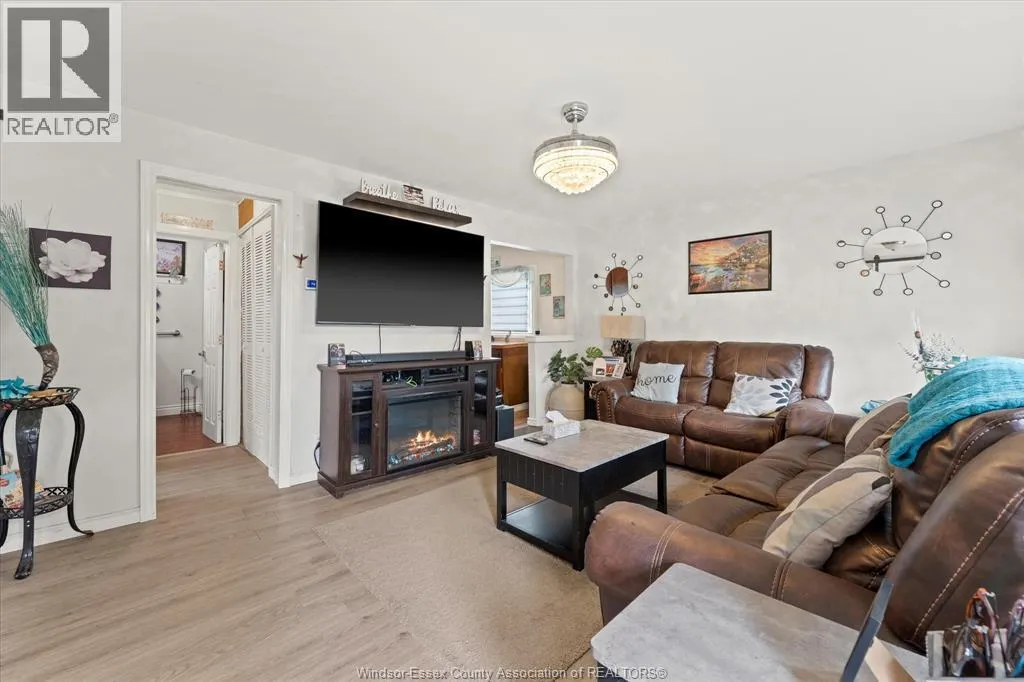 2135 FOREST AVENUE
