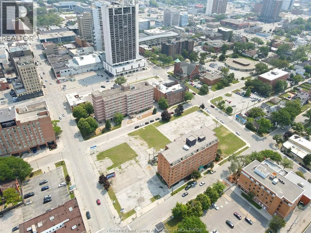 315 UNIVERSITY AVENUE West