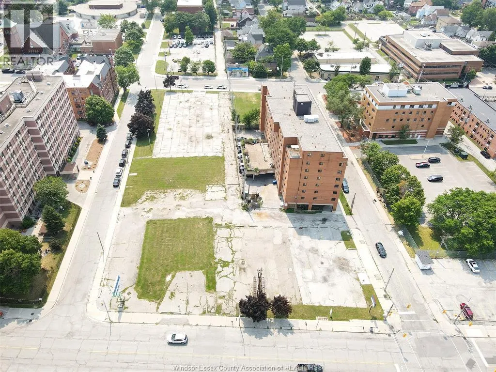 315 UNIVERSITY AVENUE West