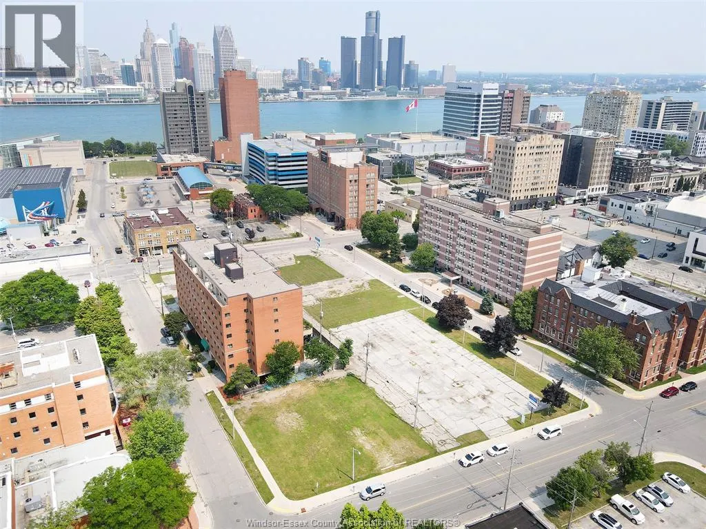 315 UNIVERSITY AVENUE West