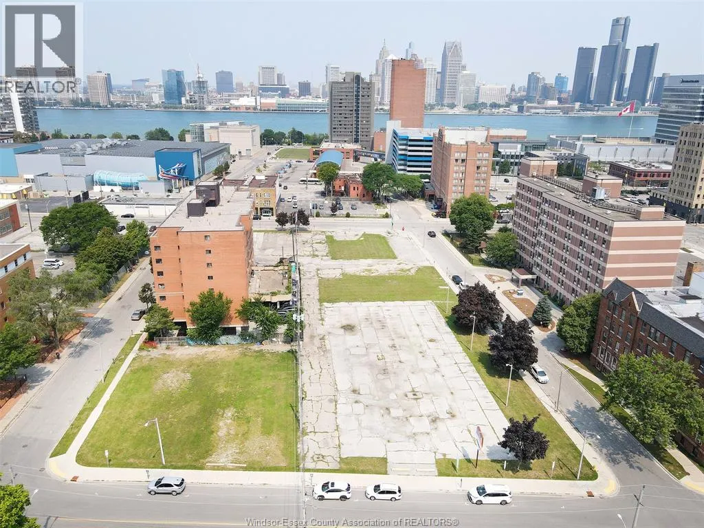 315 UNIVERSITY AVENUE West