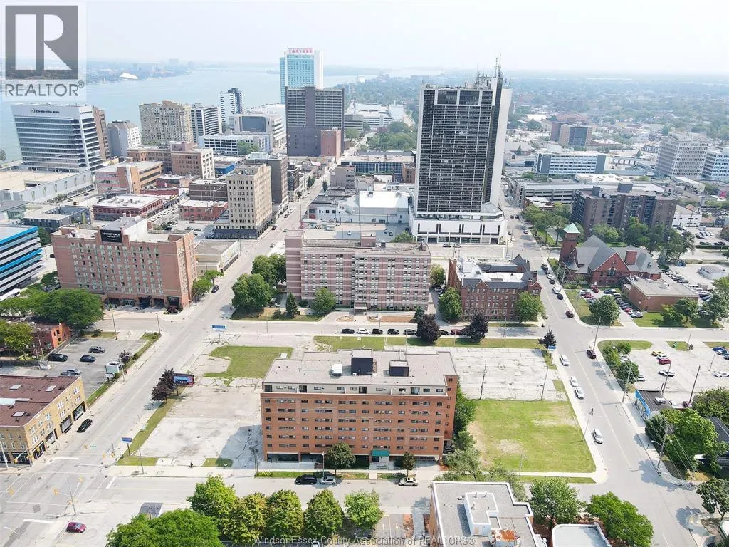 315 UNIVERSITY AVENUE West