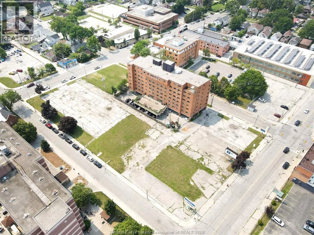 315 UNIVERSITY AVENUE West