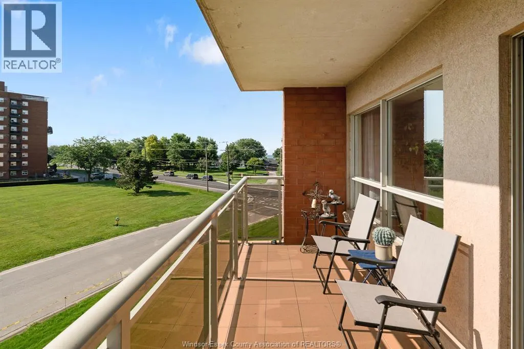99 Robson ROAD Unit# 303