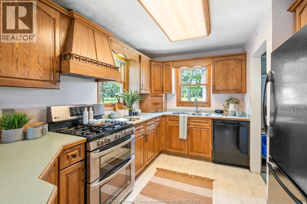 1105 Mersea Road 6 ...