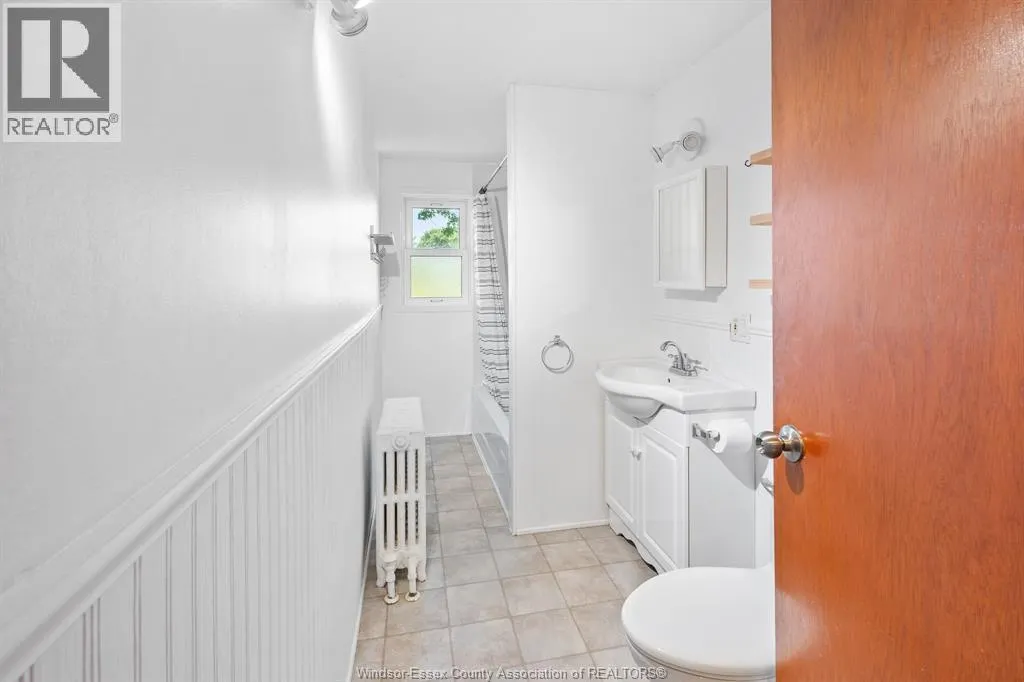 1105 Mersea Road 6 ...