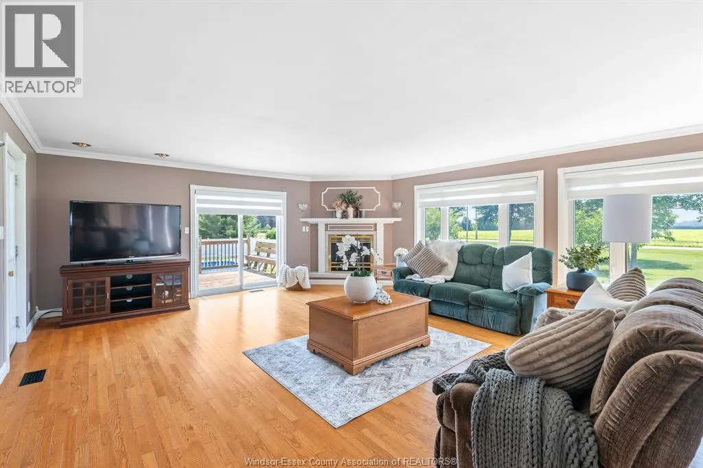 1105 Mersea Road 6 ...