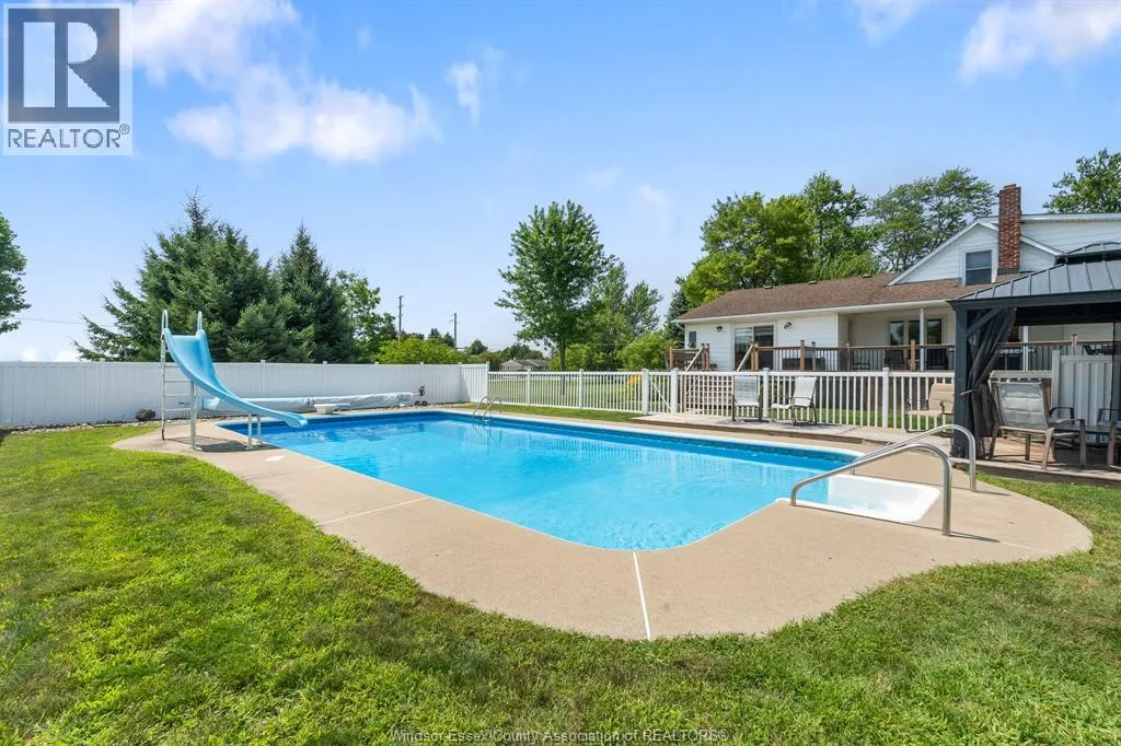 1105 Mersea Road 6 ...