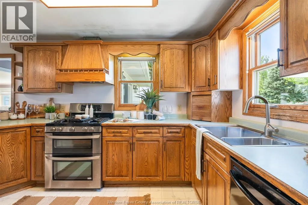 1105 Mersea Road 6 ...