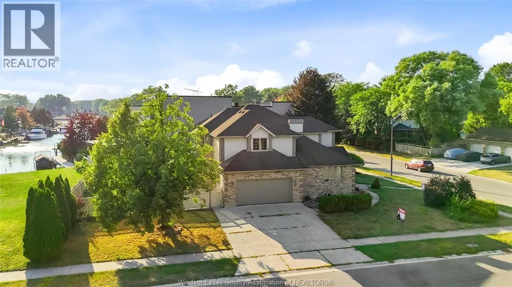 275 RUSSELL WOODS DRIVE