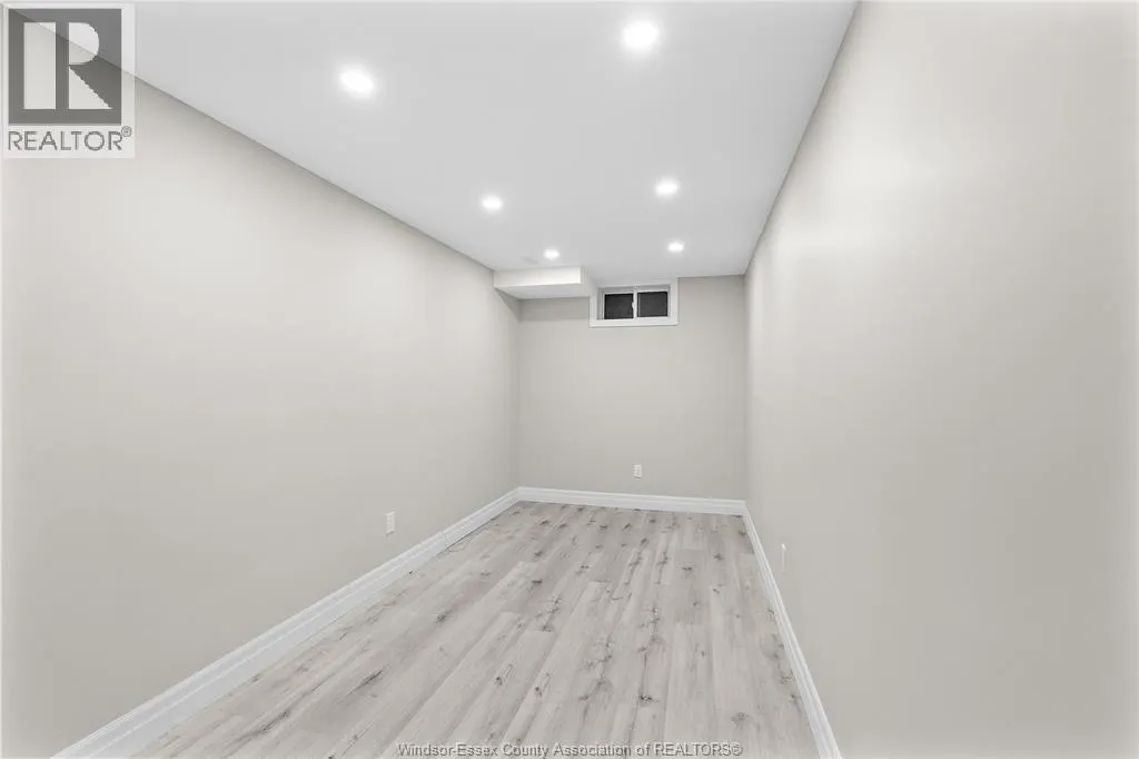 275 RUSSELL WOODS DRIVE