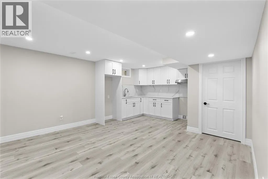 275 RUSSELL WOODS DRIVE