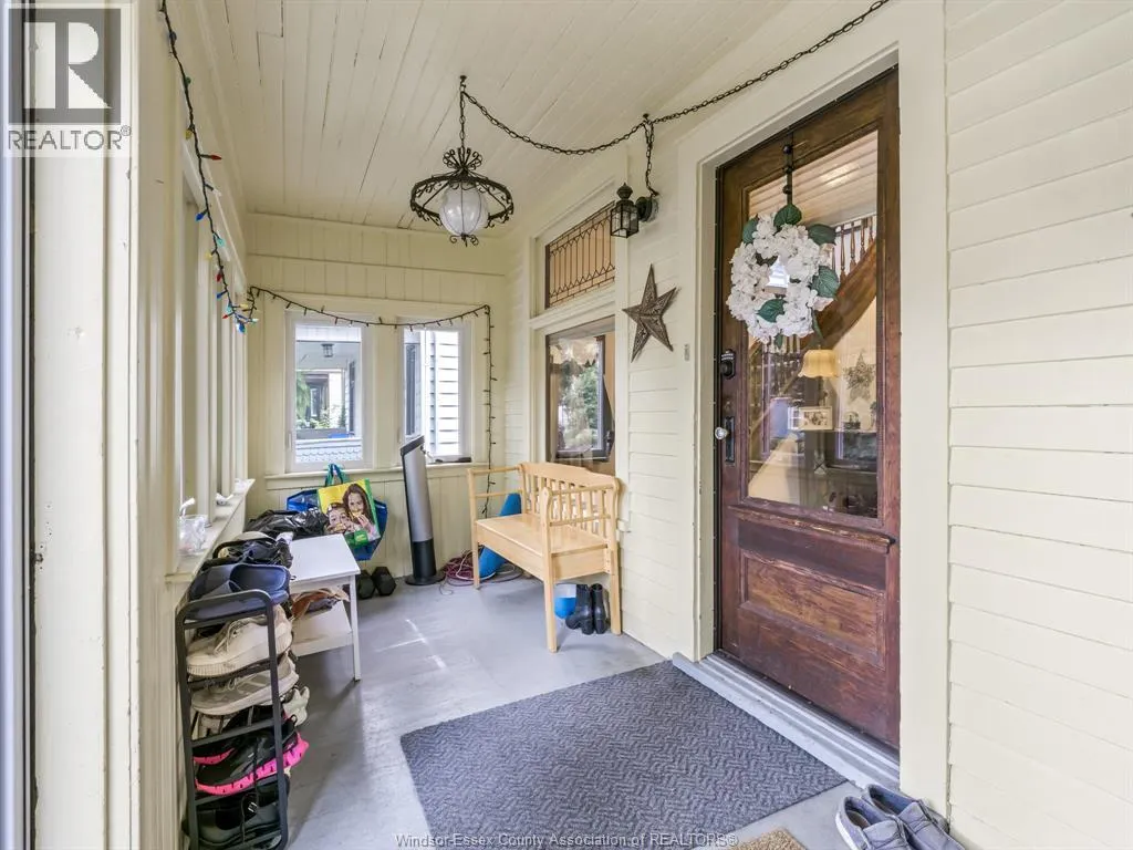 707 WINDERMERE