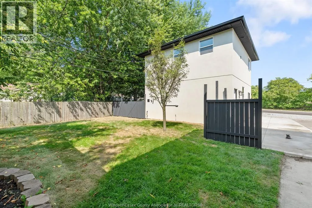 1501 FORD BOULEVARD