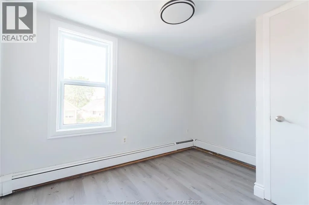 950 ELSMERE