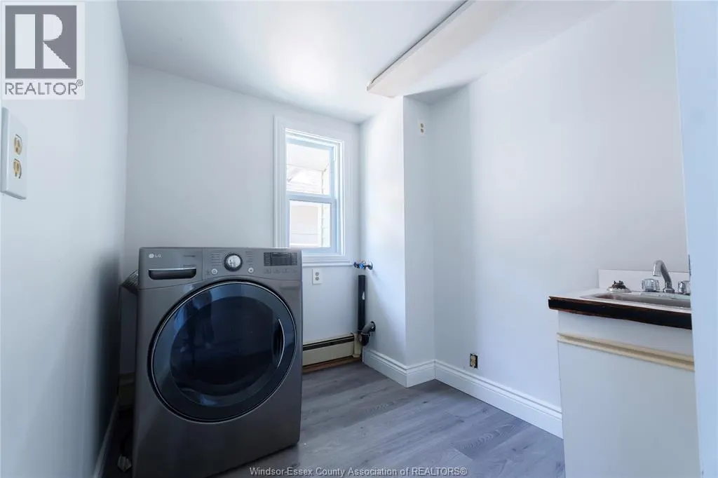 950 ELSMERE